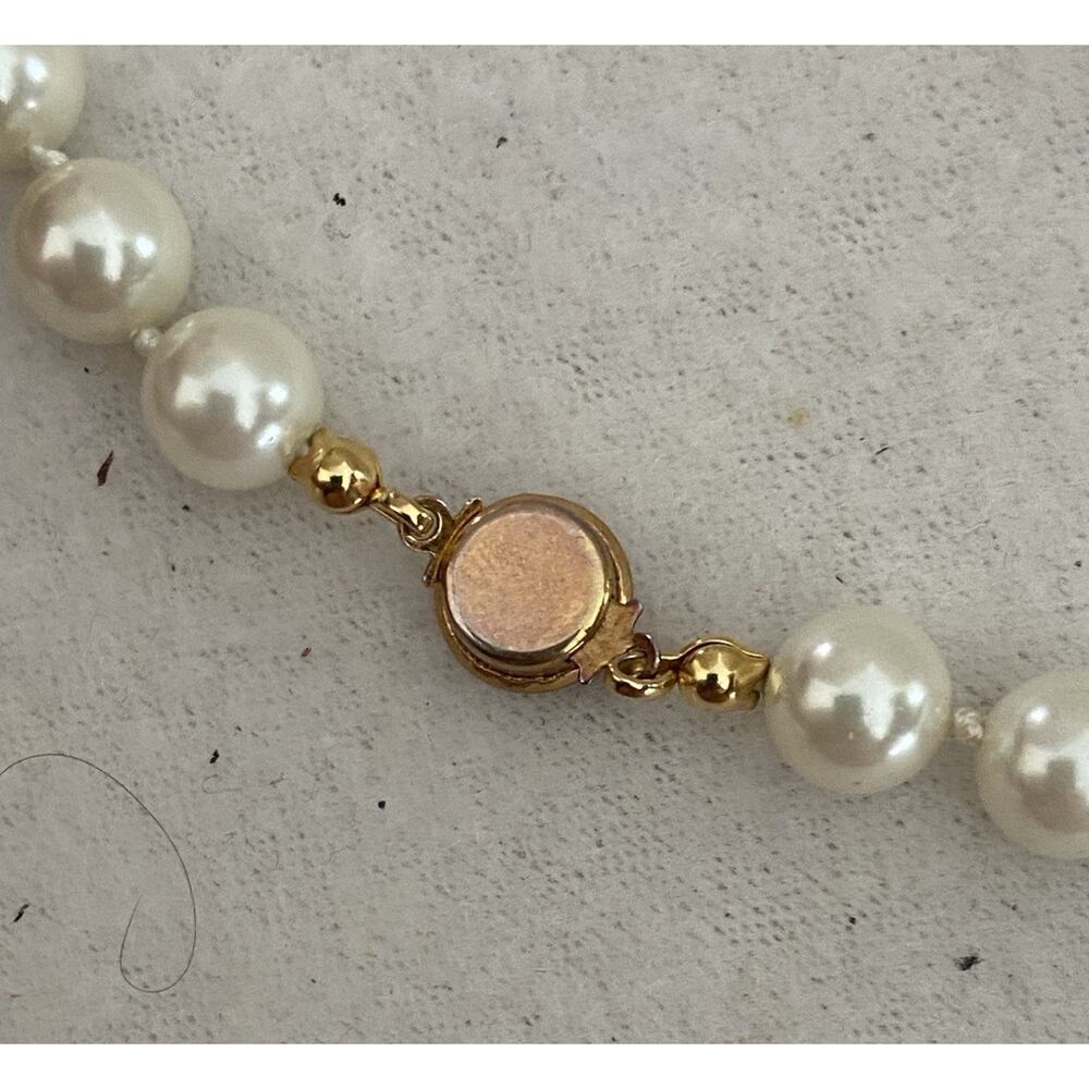 Vintage Knotted Pearl necklace, Glass Faux Pearls, Ivory 17.5” Heavy - Picture 3 of 6